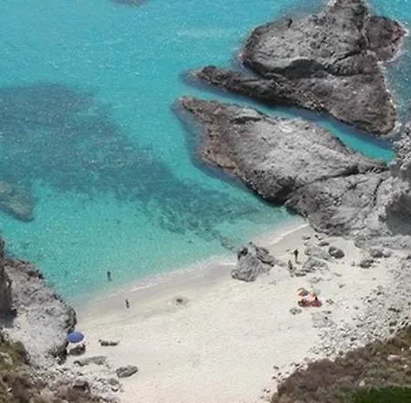 Capo Vaticano 아파트 *