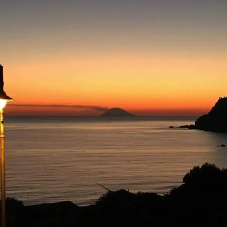 Capo Vaticano 아파트 *